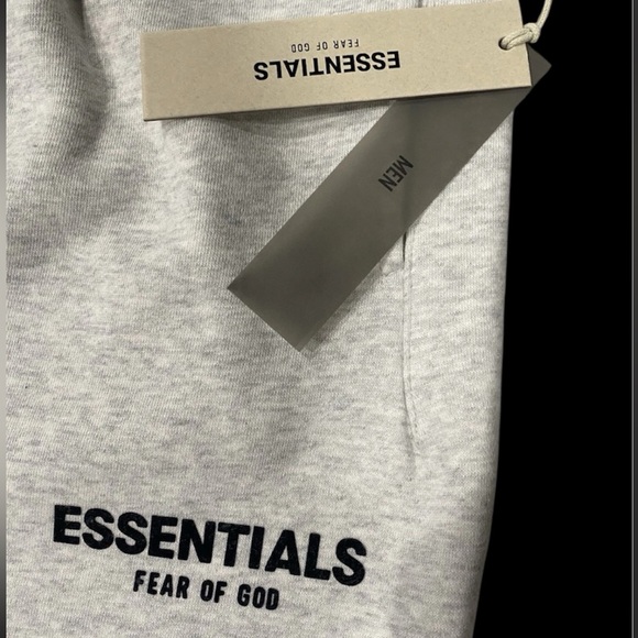 Fear of God Essentials Light Oatmeal Sweatpants Size L Uncuffed NWT - Picture 3 of 6